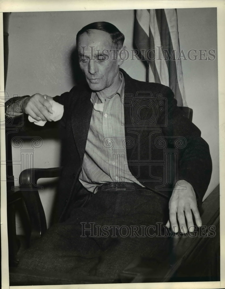 1938 Press Photo William Spinelli as he appeared on the witness stand