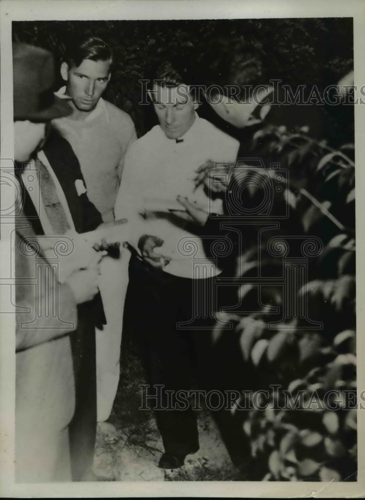 1934 Press Photo Charles H Connor Mortgage Broker Harsdale New York Police Child