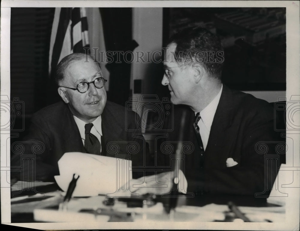1946 Press Photo Two Secretaries Met for an Emergency Conference
