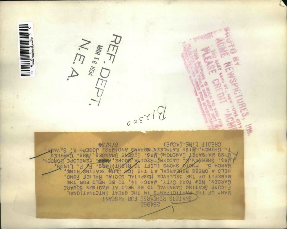 1936 Press Photo In New York City, a pageant is being held for the Bullevue