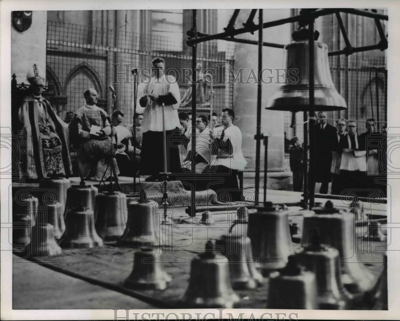 Load image into Gallery viewer, 1954 Press Photo Forty-one New Bells for Cathedral of Rouen

