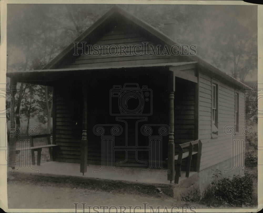 1922 Press Photo The home of Fred Demund and his wife