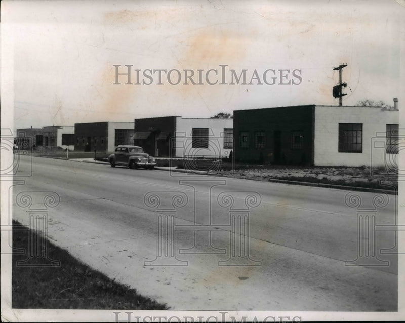 Load image into Gallery viewer, 1946 Press Photo Factory row on Clinton Rd. in Brooklyn
