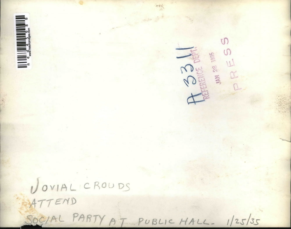 1935 Press Photo Crowds attend social party at Public Hall