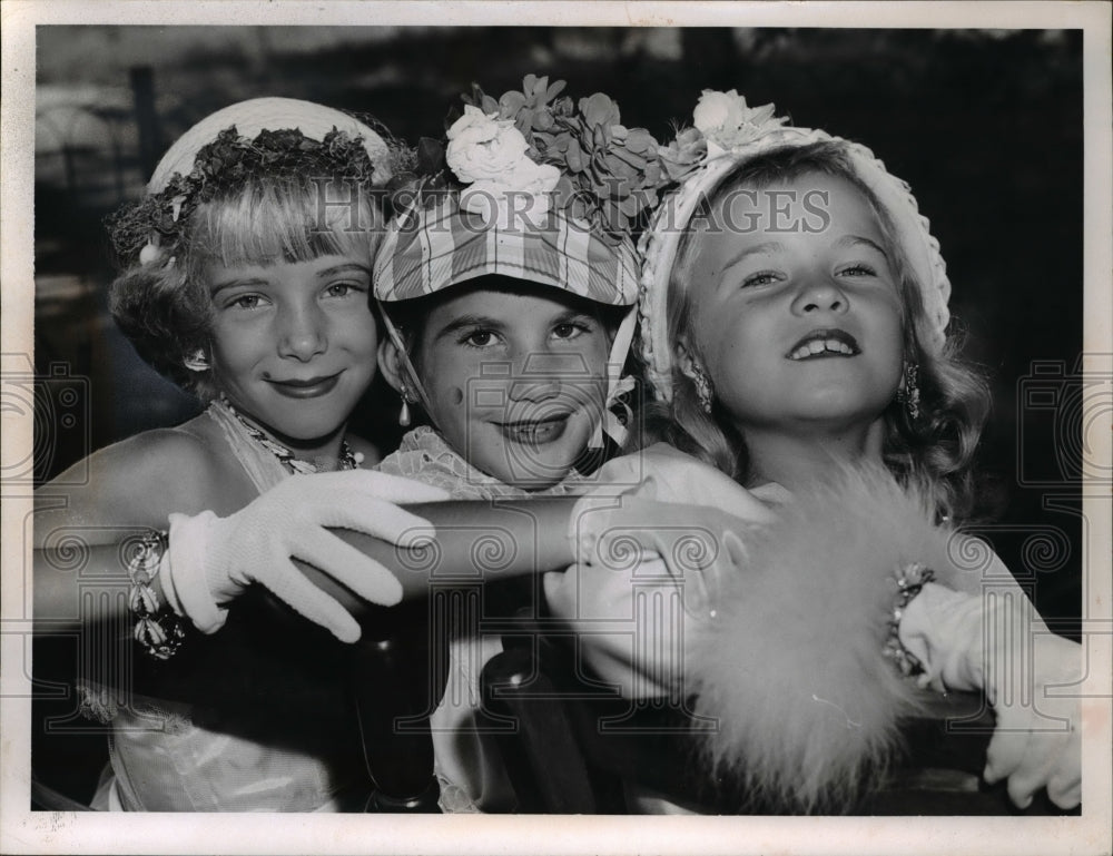 1958 Press Photo Three little dressed up ladies