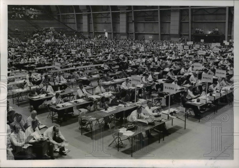 Load image into Gallery viewer, 1954 Press Photo Evanston Ill View of delegates attending Second Plenary Session
