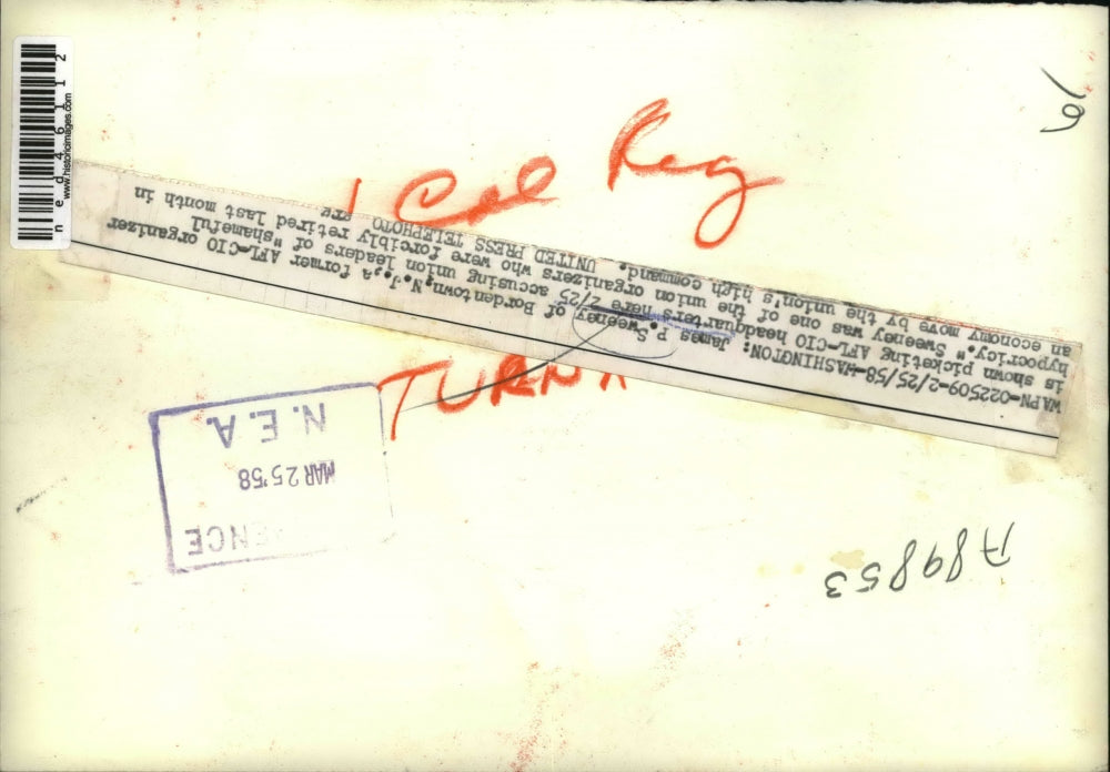 1958 Press Photo Former AFL-CIO Organizer, James P. Sweeney on Picketing