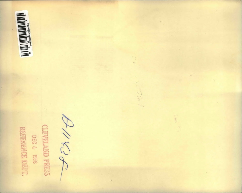 1956 Press Photo Portland Ore Acting Mayor Earl Stanley shakes hands with Tibor