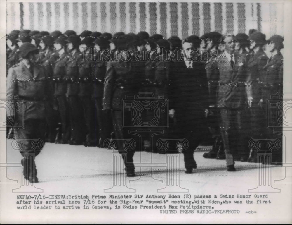 1955 Press Photo British Prime Minister, Anthony Eden passes a Swiss Honor Guard