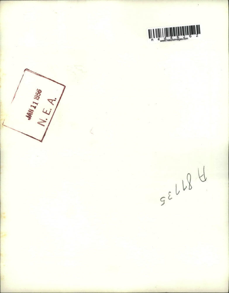 1956 Press Photo LA Calif Mrs Sylvia Shaul daughter Rose aided after car fire