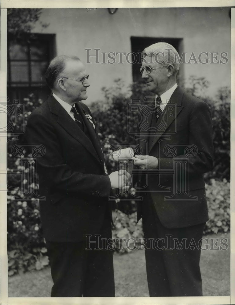 1934 Press Photo Charles W. Brock (R) & Robert A. Swink
