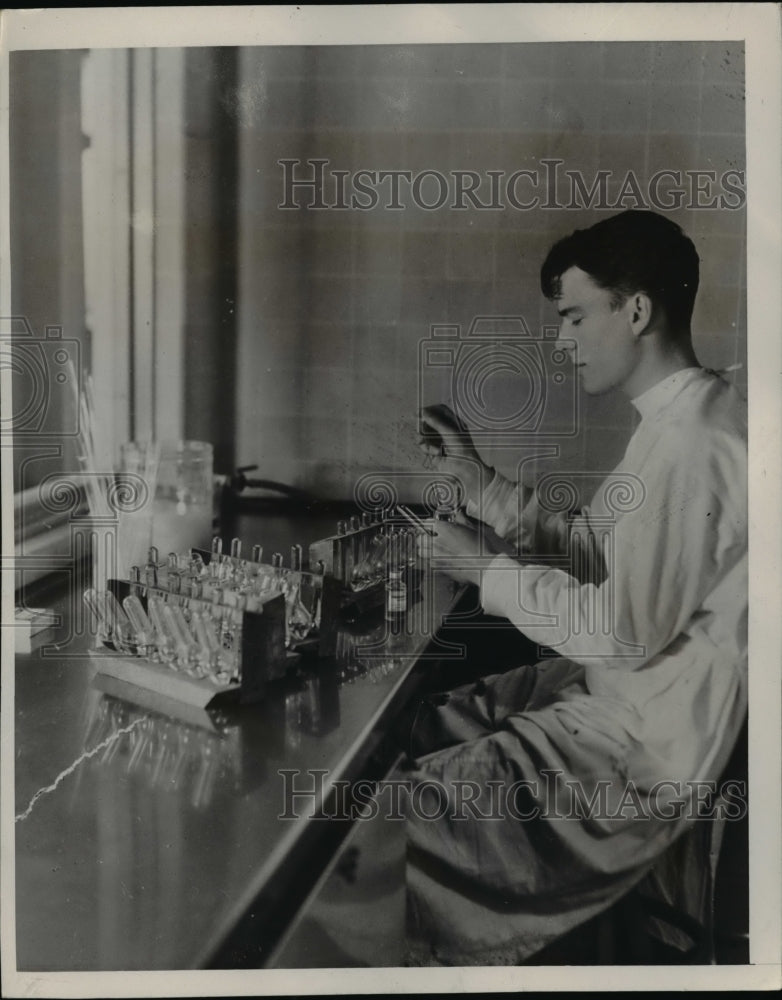 1938 Press Photo US Natl Institute of Health dust proof room testing
