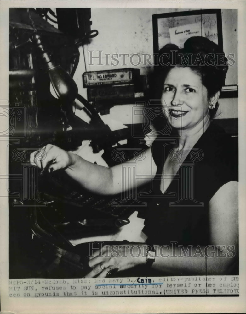 Load image into Gallery viewer, 1953 Press Photo Mary D Cain Editor-Publisher Refuses To Pay Social Security Tax
