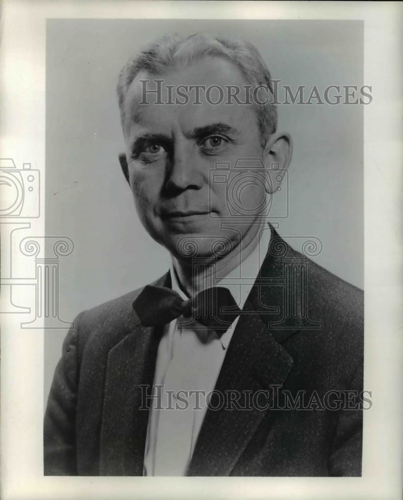 Load image into Gallery viewer, 1956 Press Photo Dr Rush F McCleary GM of Research &amp; Development Jefferson Co
