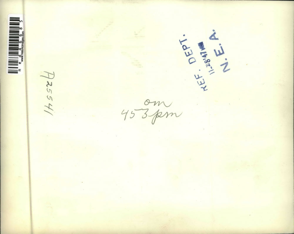 1947 Press Photo Los Angeles,partial eclipse of sun with "Solar Telescope" at