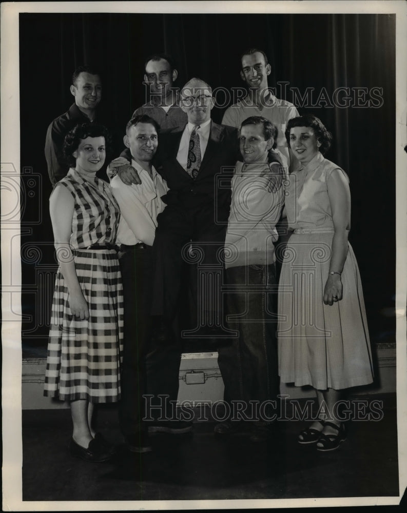 1955 Press Photo Cazimer Skowronski, G.E.'s Retired Employee - ned46889