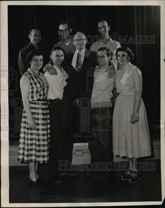 1955 Press Photo Cazimer Skowronski, G.E.'s Retired Employee - ned46889