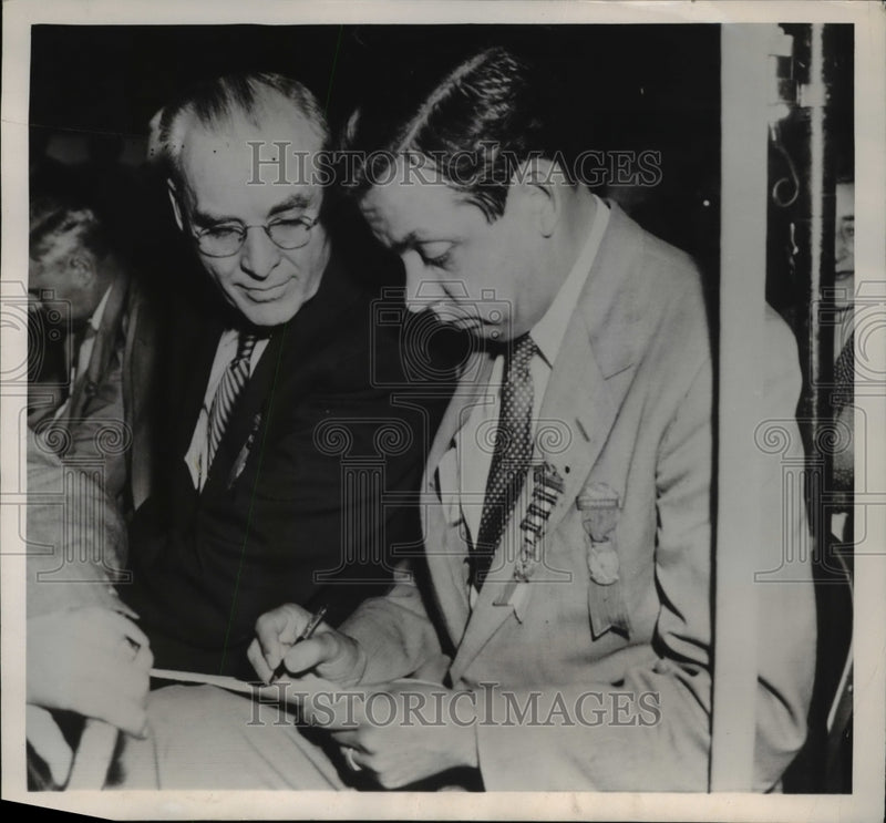 Load image into Gallery viewer, 1952 Press Photo Gov. C. Elmer Anderson and Sen. Edward J. Thye
