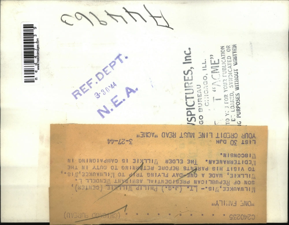 1944 Press Photo Lt. Philip Willkie visiting his parents in Milwaukee, Wis.