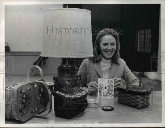 Undated Press Photo Mrs. A.A. Kearney, 3960 Idlewild River at Baycrafters Class