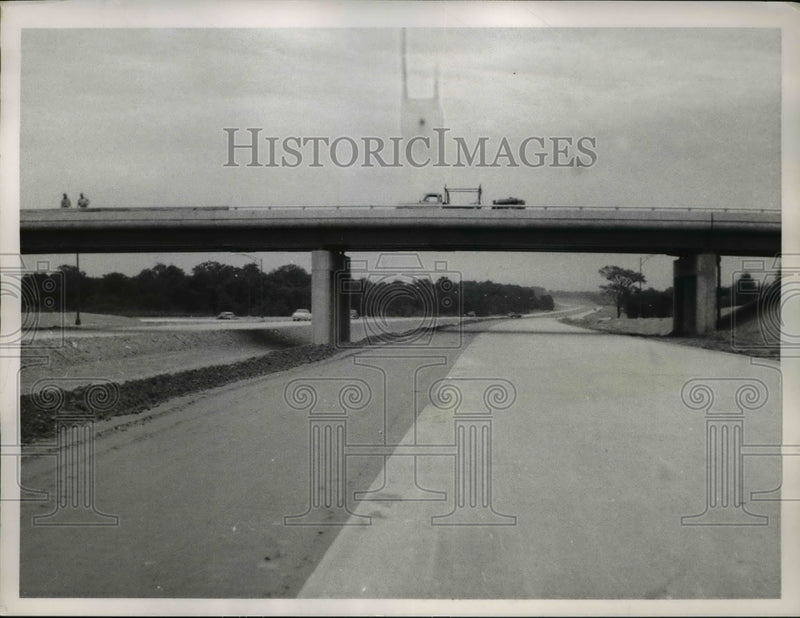 Load image into Gallery viewer, 1955 Press Photo Ohio Turnpike
