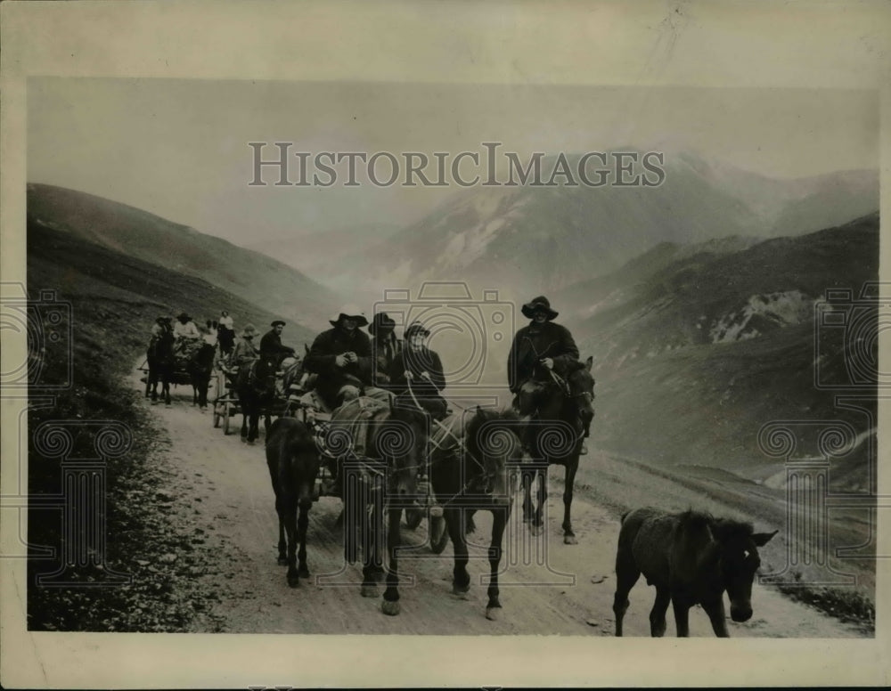 1937 Press Photo Wagon train on the Ossetian Military Highway