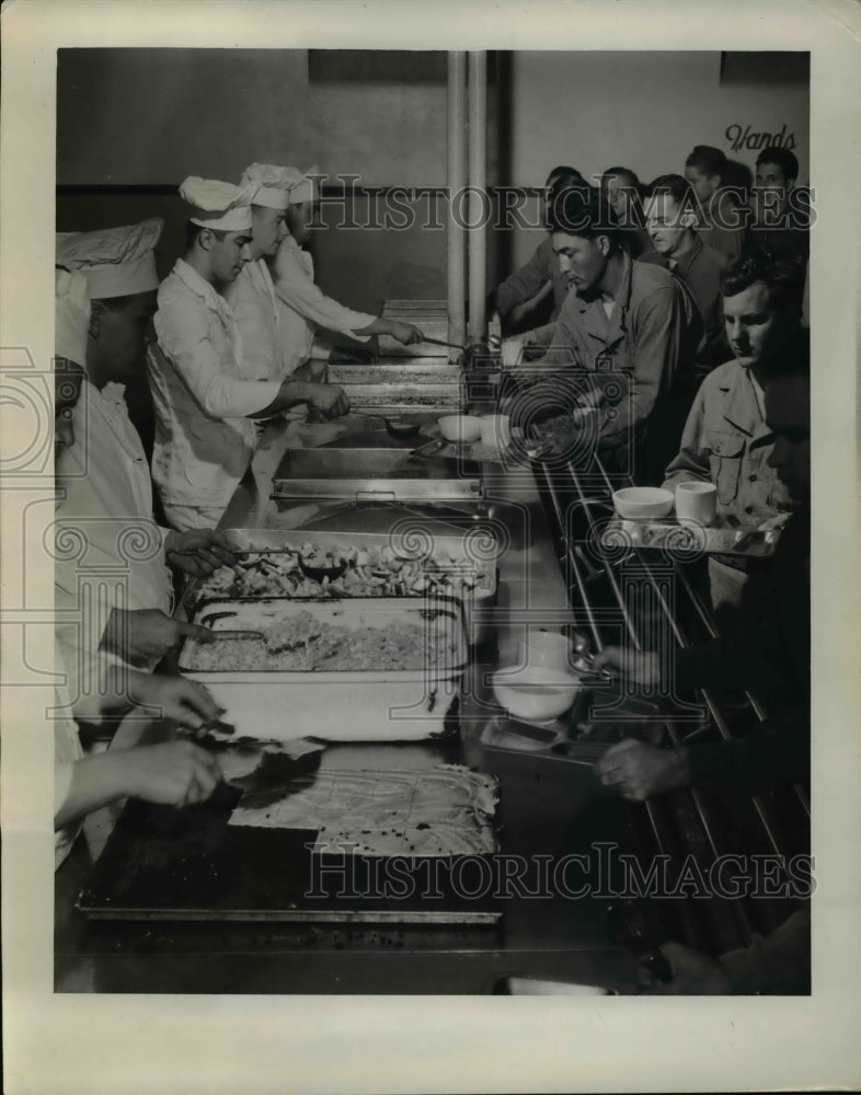 1944 Press Photo The world's largest mess hall at Scott Field