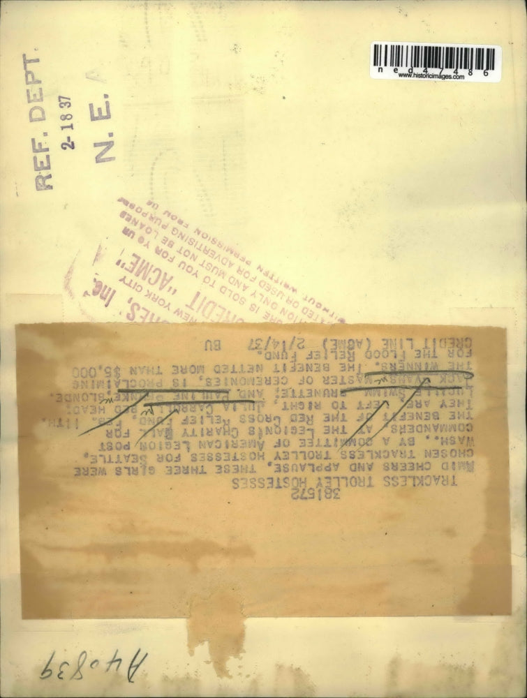 1937 Press Photo Grils choosen as Trackless Trolley by American Legion Commander