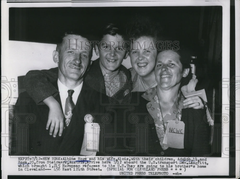 1955 Press Photo Albine Hoge and his wife Alois and children, Adolph and Rosa