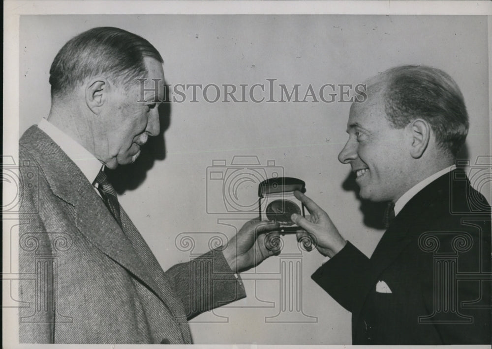 1936 Press Photo Symphony Orchestra Eugene Ormandy with E. L. Carpenter