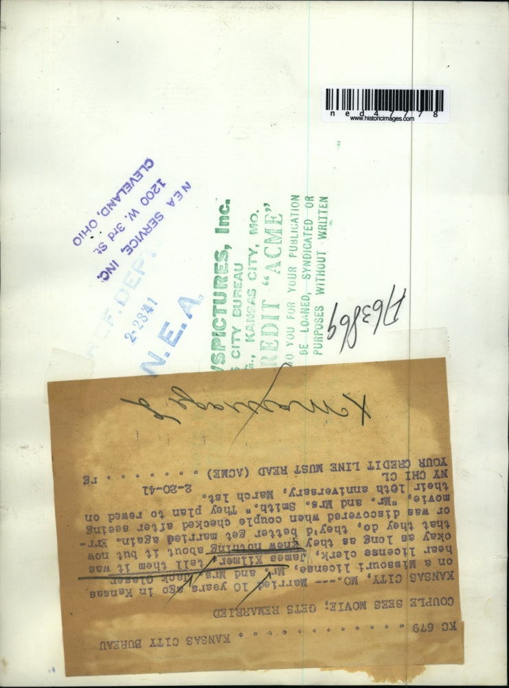 1941 Press Photo Mr. and Mrs. Jack Glazer and license clerk James Kilmer