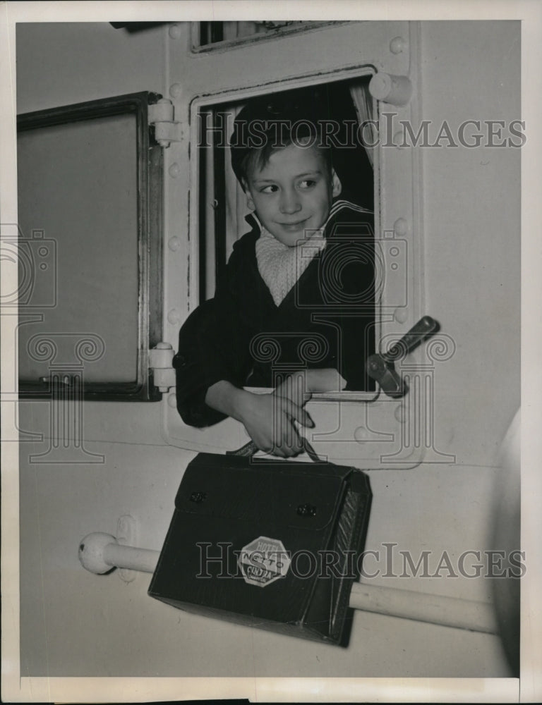 1941 Press Photo Herman Gottshaclk, 7, Traveled Alone