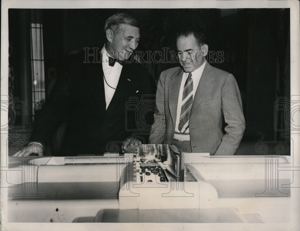 1938 Press Photo William Knudsen pres of GM & Dr Miller cClintock Yale research