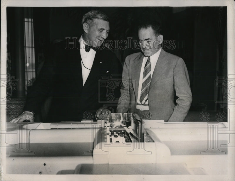Load image into Gallery viewer, 1938 Press Photo William Knudsen pres of GM &amp; Dr Miller cClintock Yale research
