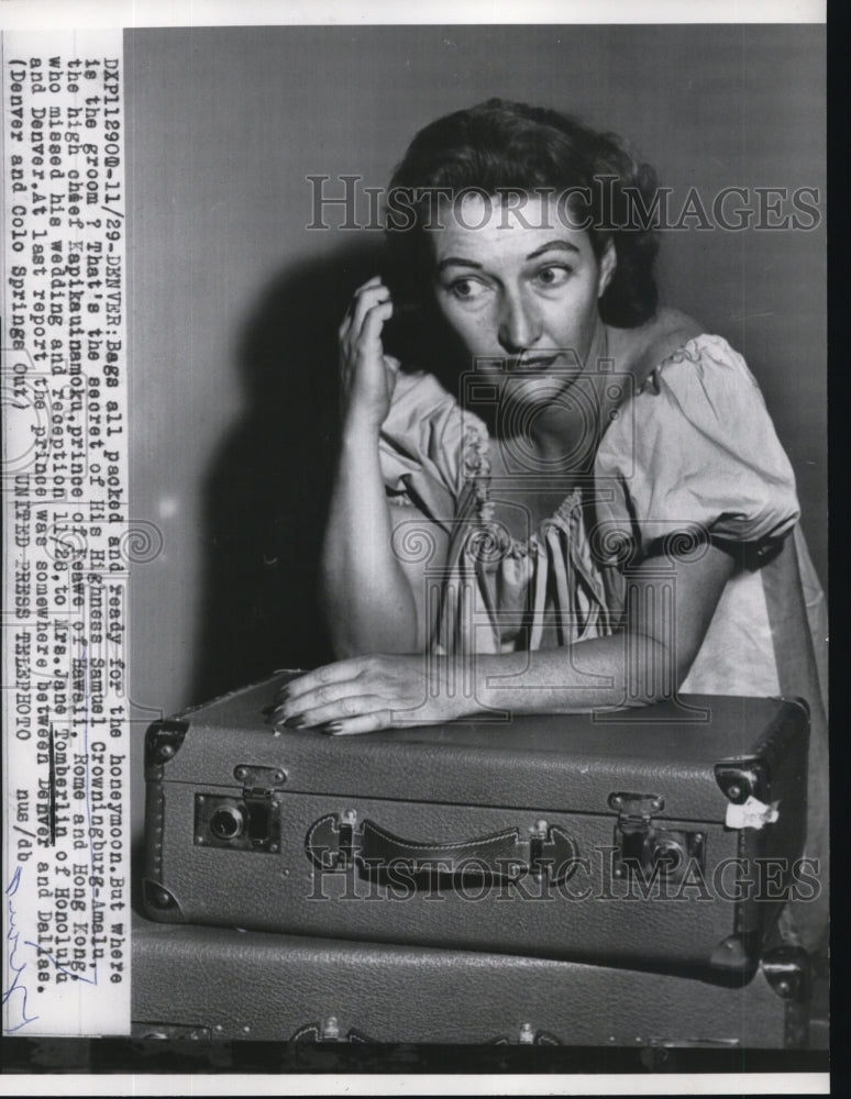 1956 Press Photo Denver Colo. Mrs Jane Tomberlin waits for groom