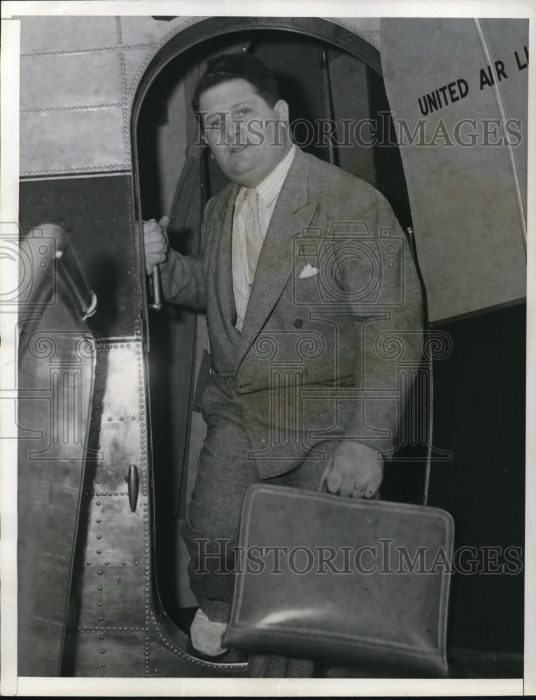 1941 Press Photo Richard Frankensteen, Union Shooter on Airplane