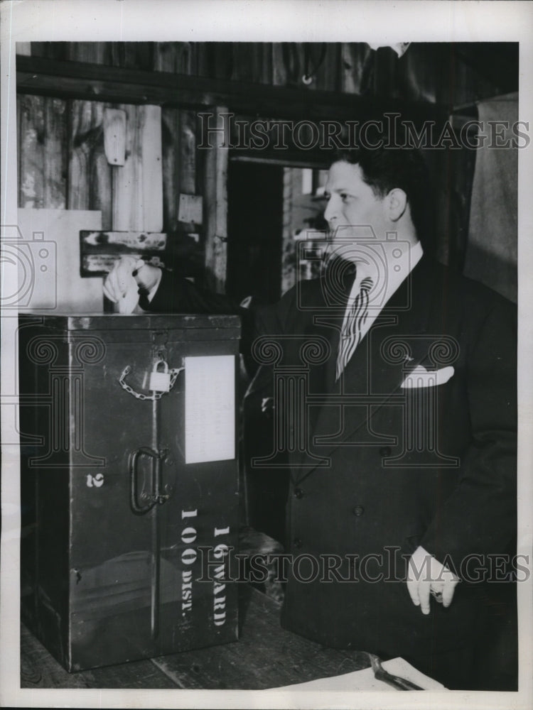 1945 Press Photo Richard T. Frankstein, CIO backed candidate for Mayor