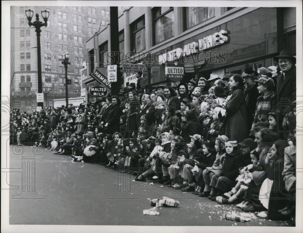 1951 Press Photo Parades