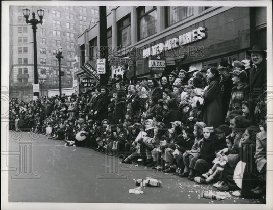 1951 Press Photo Parades