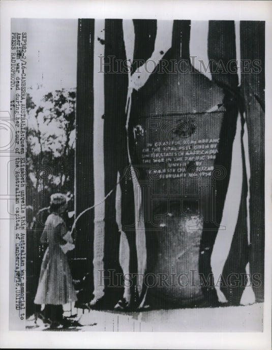 1954 Press Photo Queen Elizabeth Australia War Memorial in Canberra
