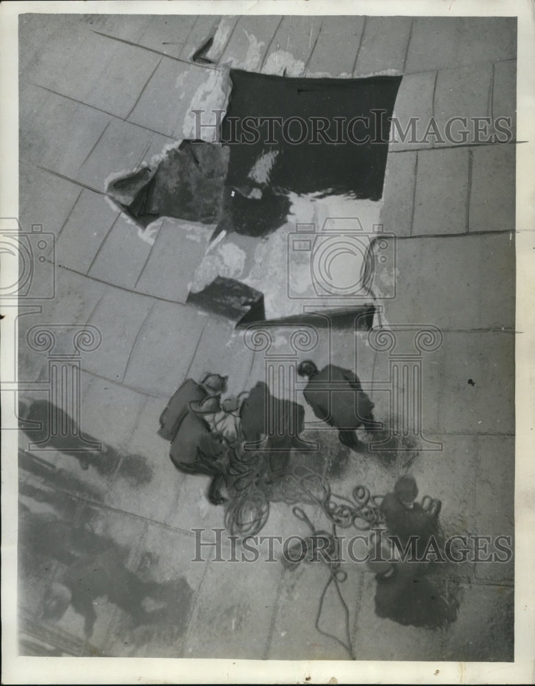 1930 Press Photo Firemen Repair Hole Huge Steel Gas Tank Caused by Plane Crash