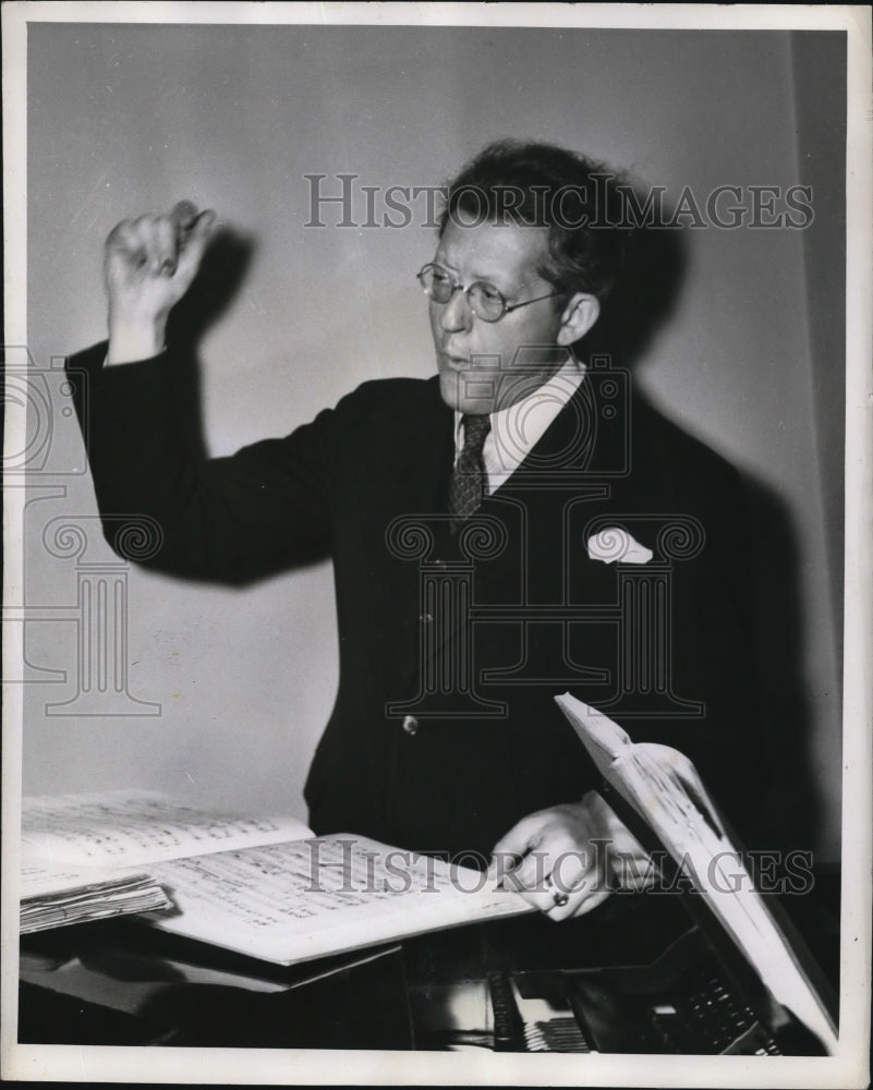 1941 Press Photo Artur Rodzinski conductor Cleveland Orchestra