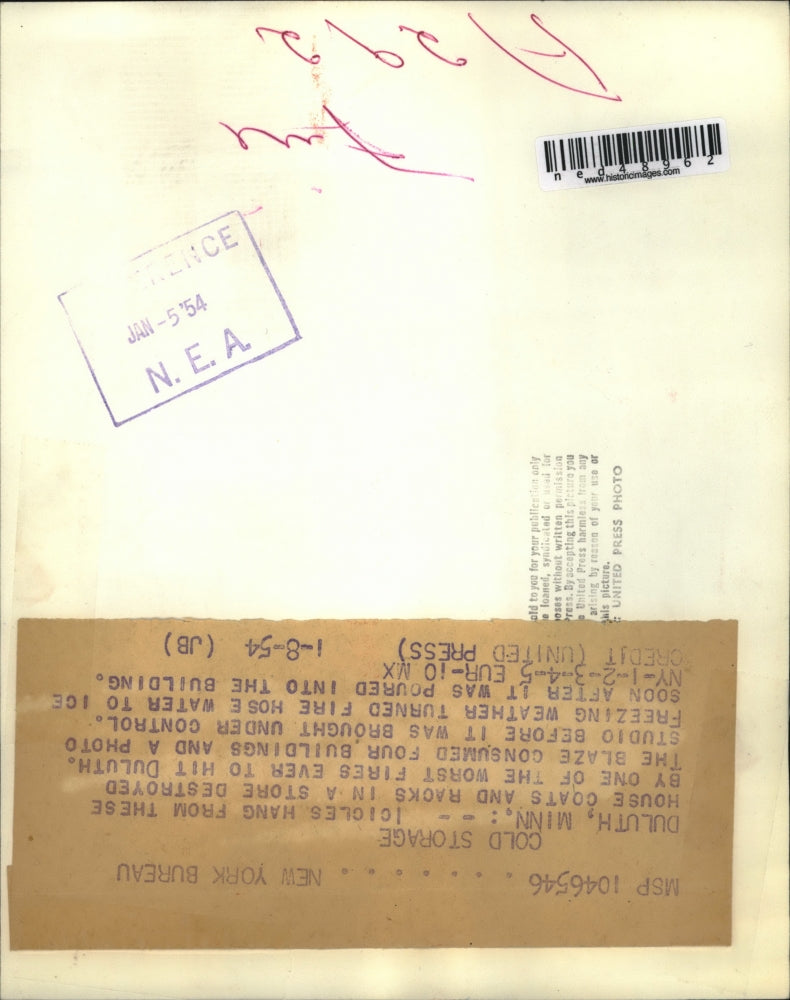 1954 Press Photo Icicles in Deluth Store After Fire