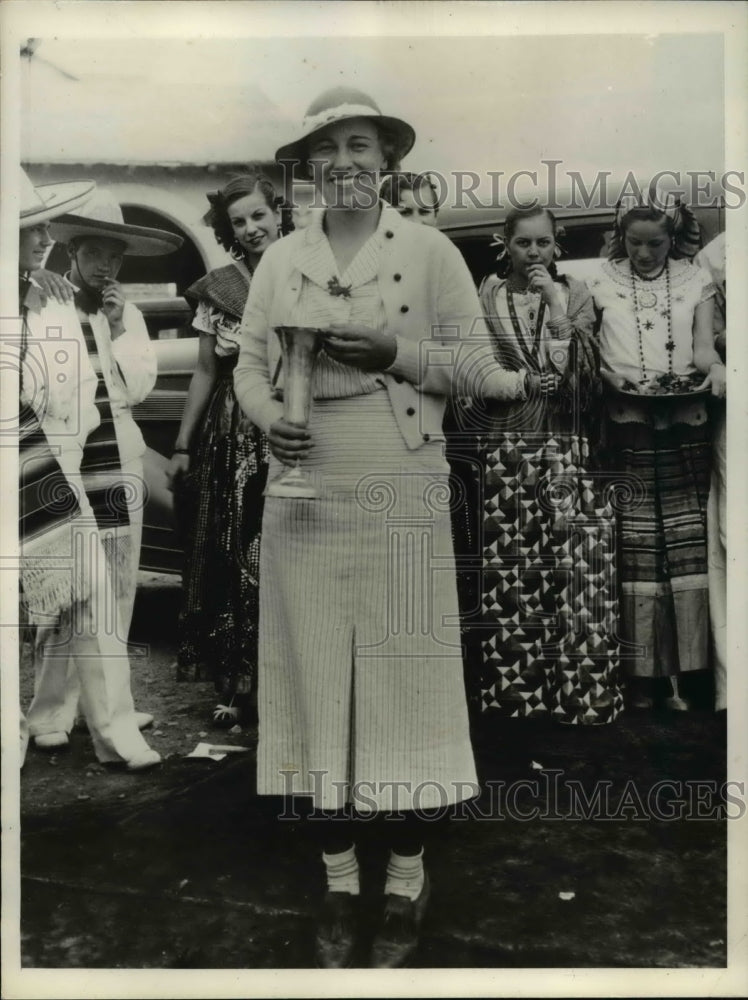 1935 Press Photo Mrs John M Williams Wins Fourth Consecutive Golf Championship