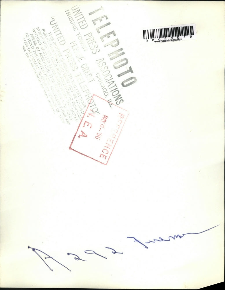 1956 Press Photo Ray Shupe volunteer fireman in Ven Wert after 2nd degree burn