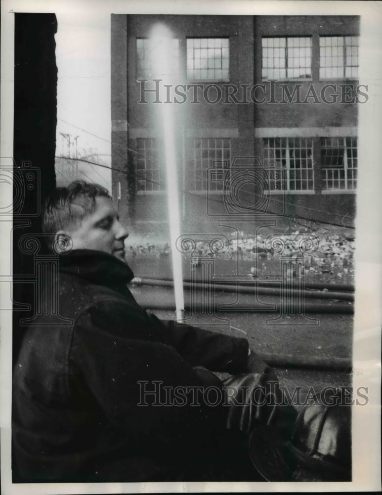 Load image into Gallery viewer, 1957 Press Photo Fireman Raymond Struble of Bartholdy Hose Company
