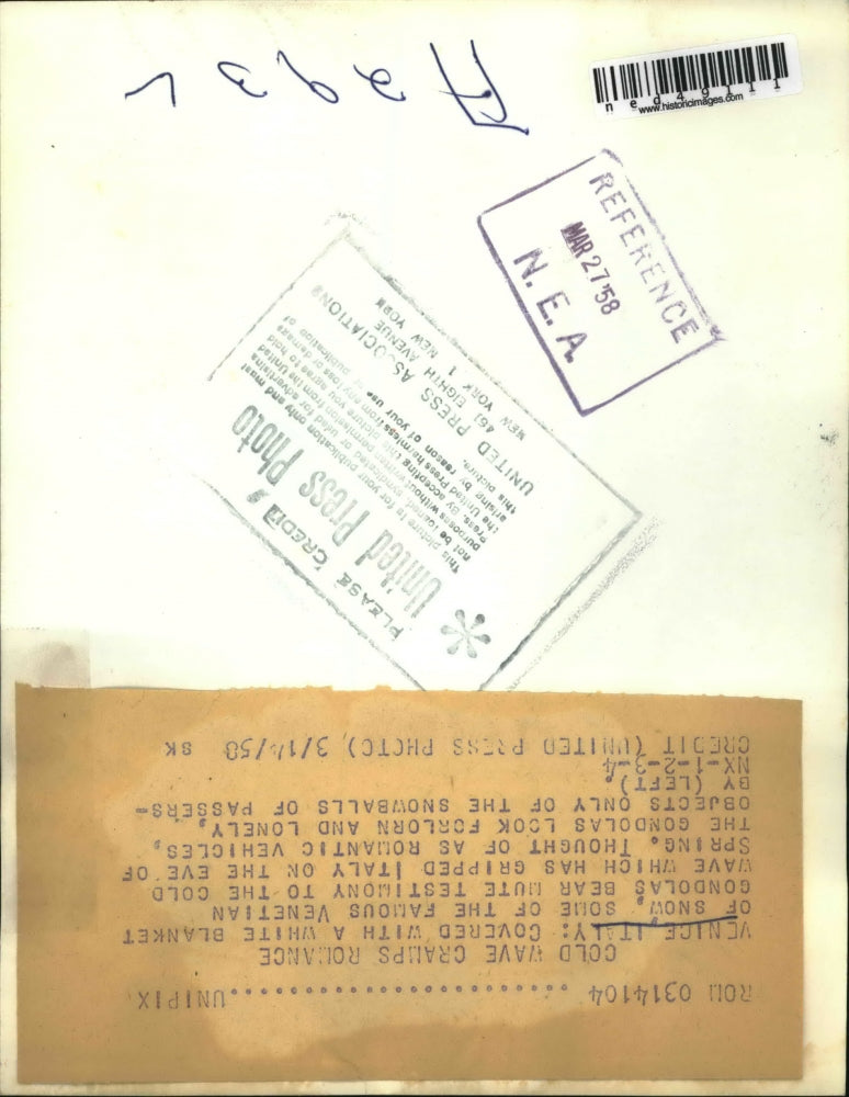 1950 Press Photo Venetian Gondolas Covered In Snow During Italian Cold Wave