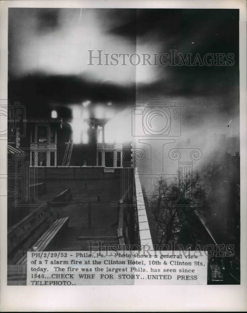 1952 Press Photo View of 7 alarm fire at Clinton Hotel