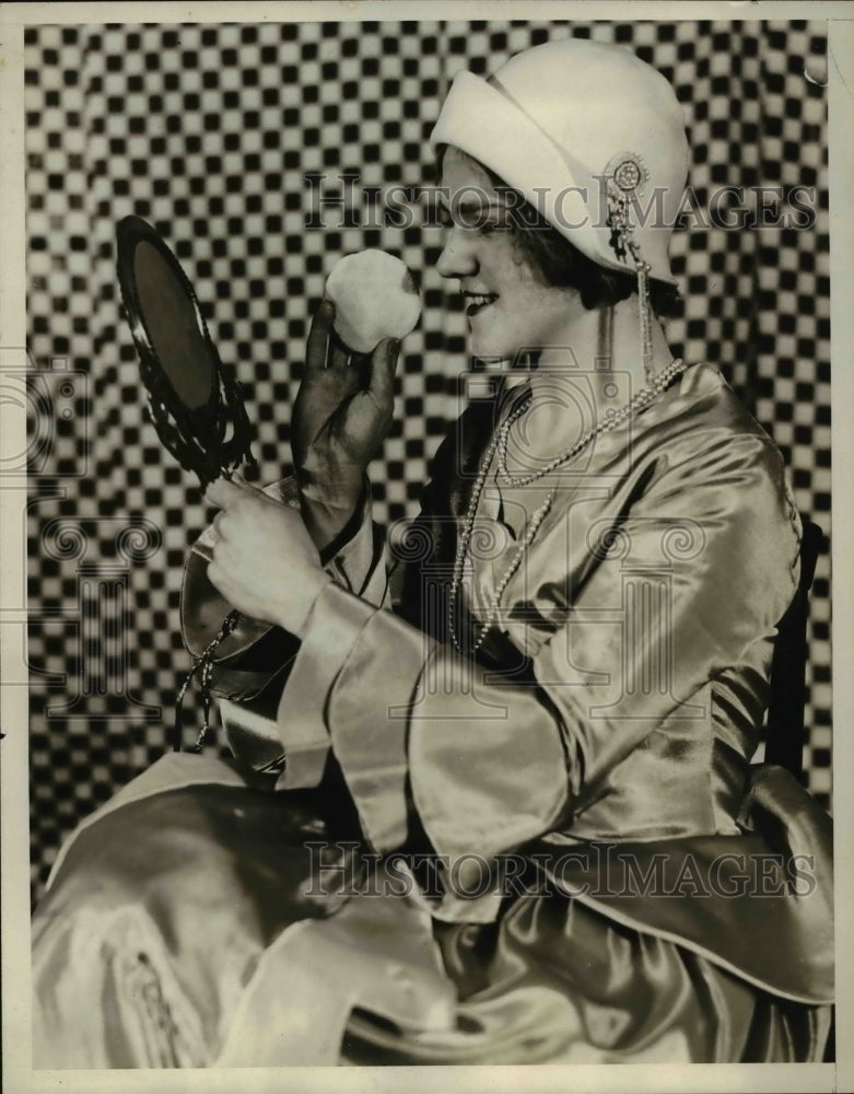 1929 Press Photo Joseph S Eaton as leading lady in This Way Out