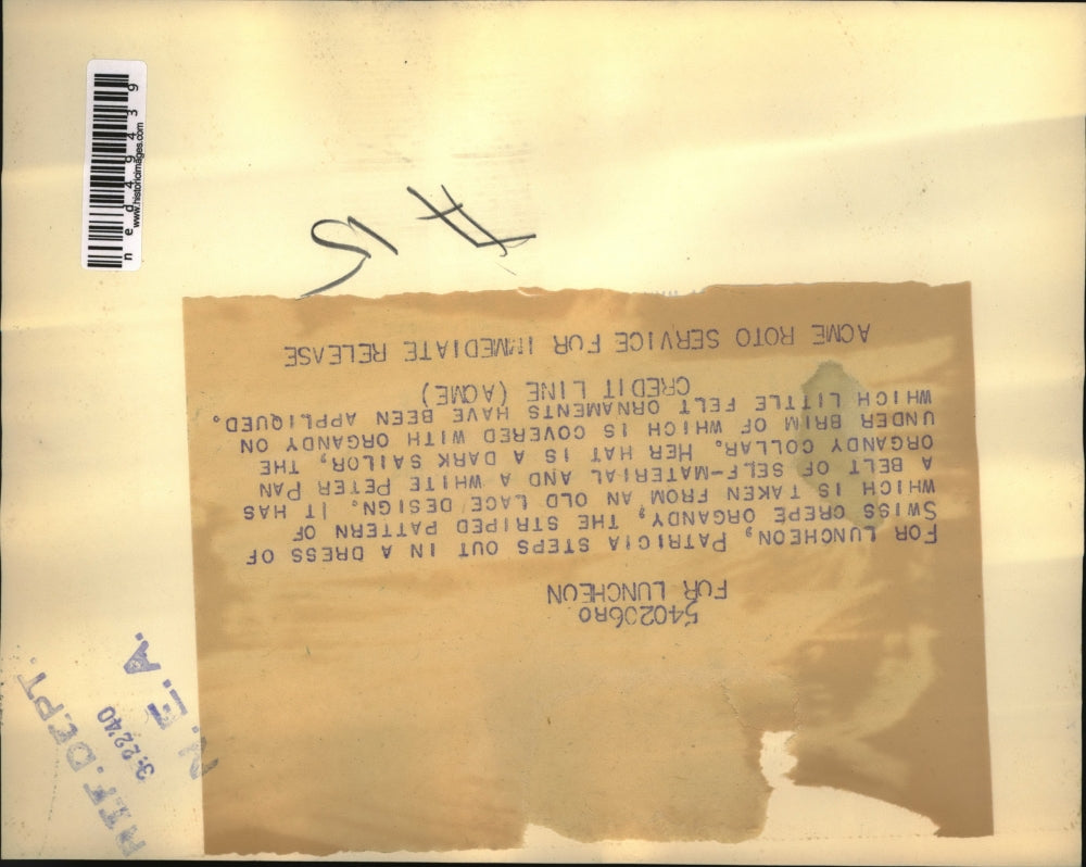 1940 Press Photo Patricia stepped out in Dress of Swiss Crepe Organdy